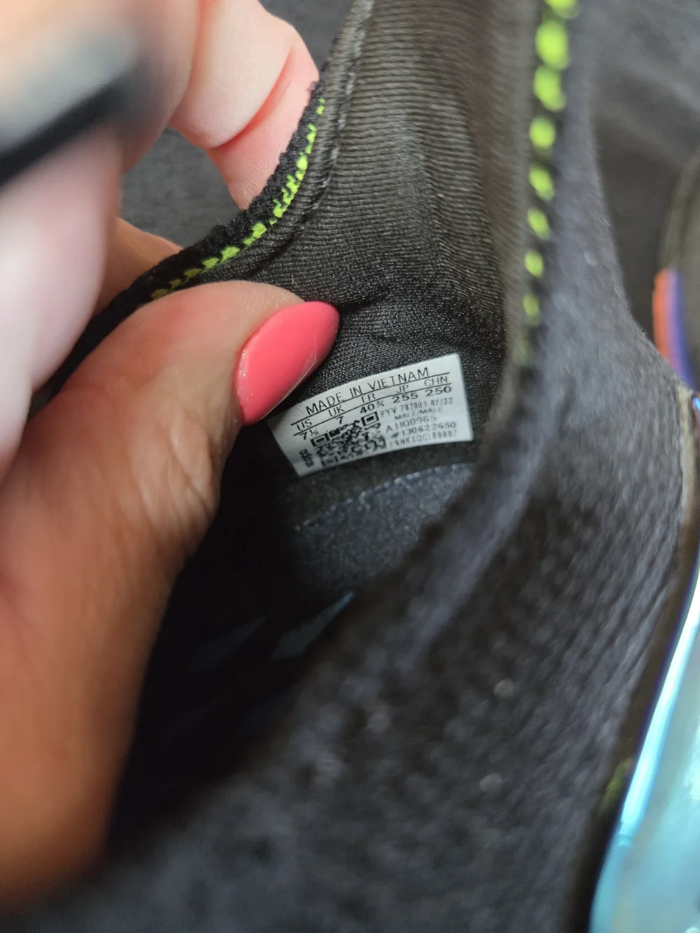 Adidas Ultraboost 22 'Linear Energy' Unisex Sneakers - 7.5